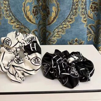 VANITY  ✦ Scrunchie
