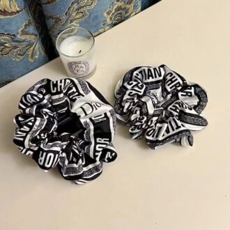 MISS  ✦ Scrunchie