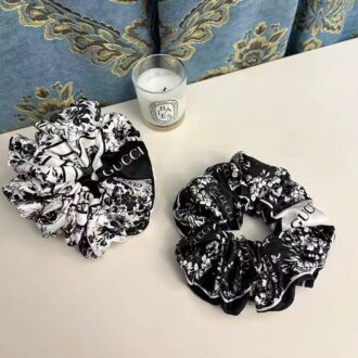 LADY CARAIBI  ✦ Scrunchie